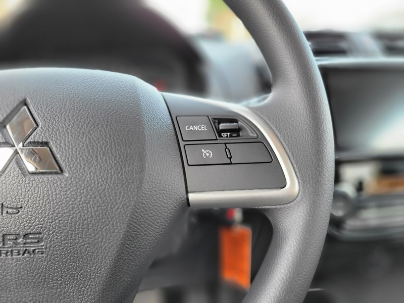 Mitsubishi Mirage Vehicle Full-screen Gallery Image 24