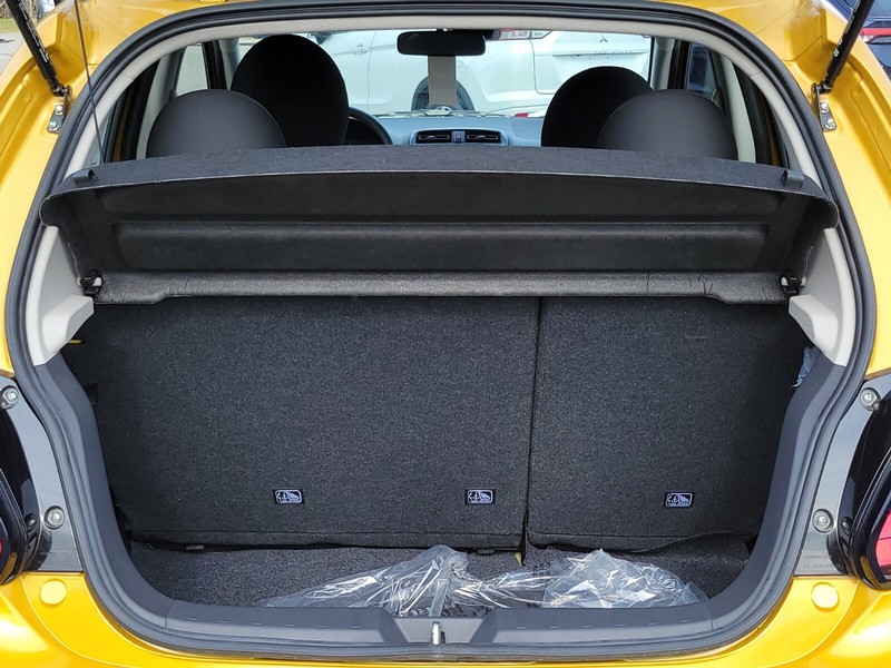 Mitsubishi Mirage Vehicle Full-screen Gallery Image 26