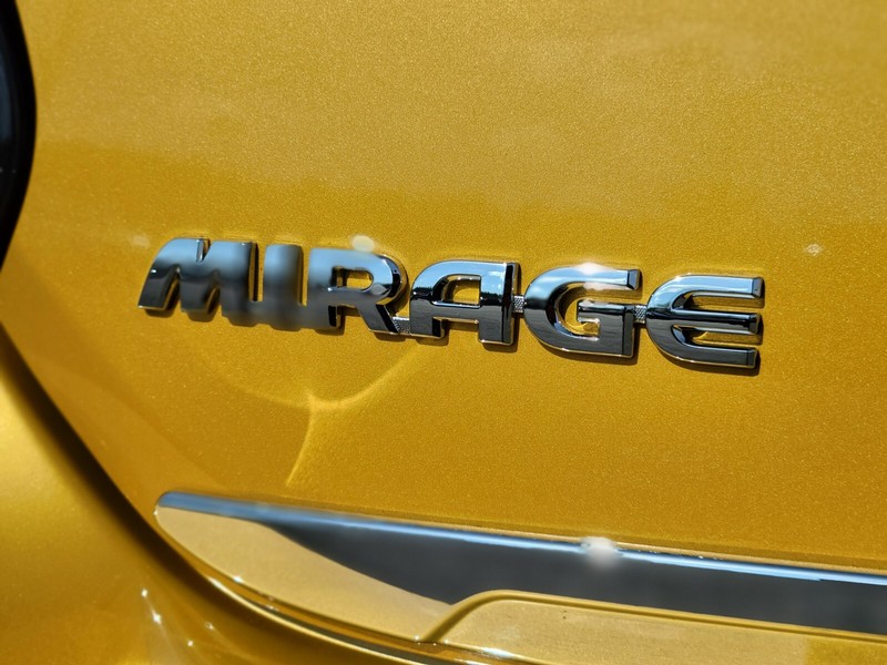 Mitsubishi Mirage Vehicle Full-screen Gallery Image 10