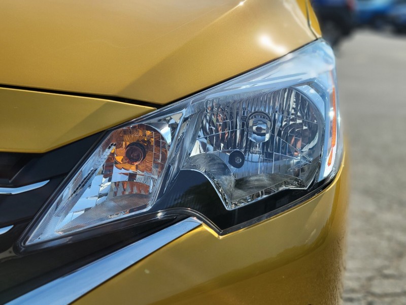 Mitsubishi Mirage Vehicle Full-screen Gallery Image 12