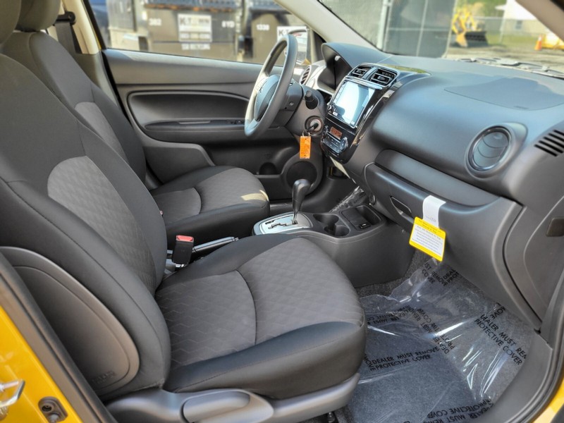 Mitsubishi Mirage Vehicle Full-screen Gallery Image 13