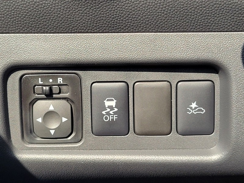 Mitsubishi Mirage Vehicle Full-screen Gallery Image 24