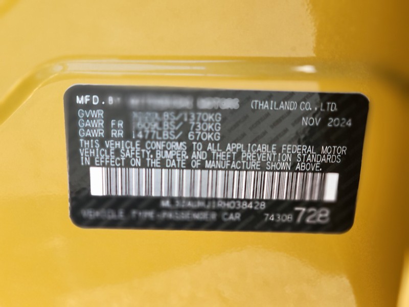 Mitsubishi Mirage Vehicle Full-screen Gallery Image 32