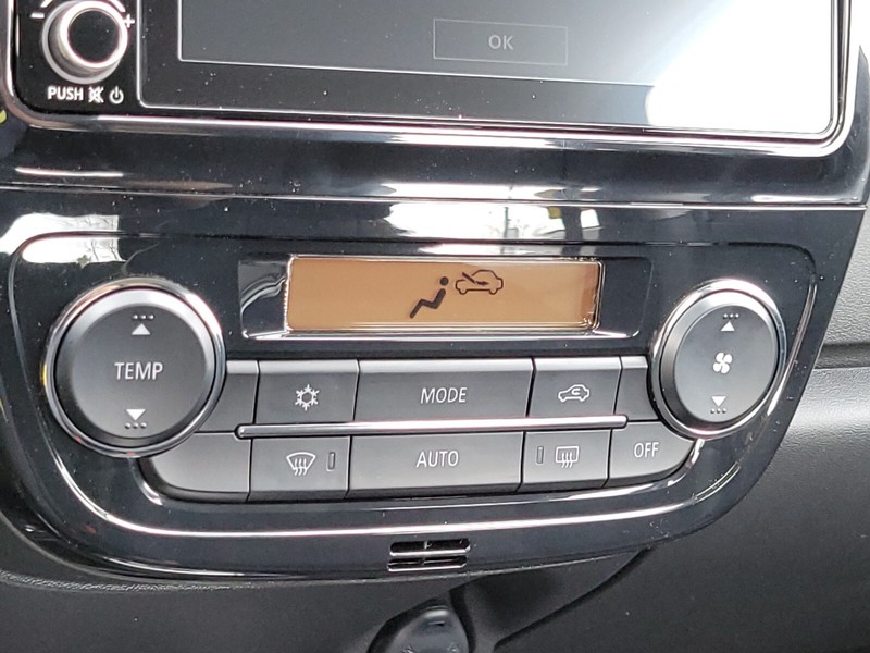 Mitsubishi Mirage Vehicle Full-screen Gallery Image 21