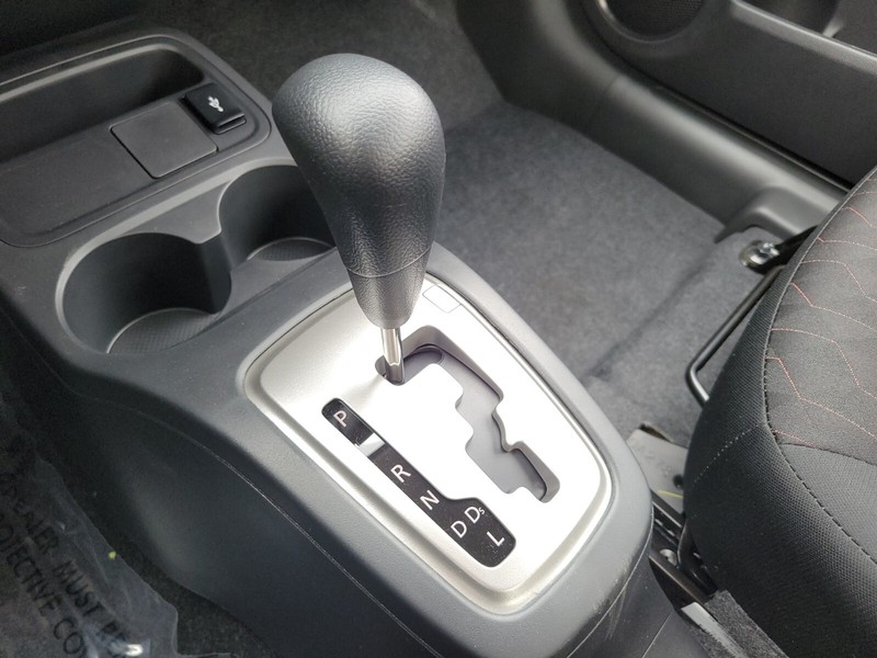 Mitsubishi Mirage Vehicle Full-screen Gallery Image 23