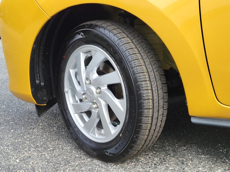 Mitsubishi Mirage Vehicle Full-screen Gallery Image 30