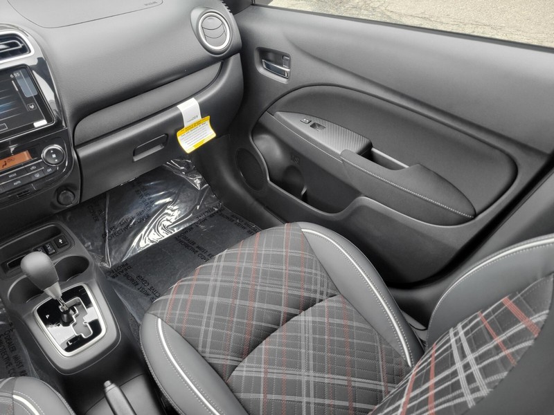 Mitsubishi Mirage Vehicle Full-screen Gallery Image 16