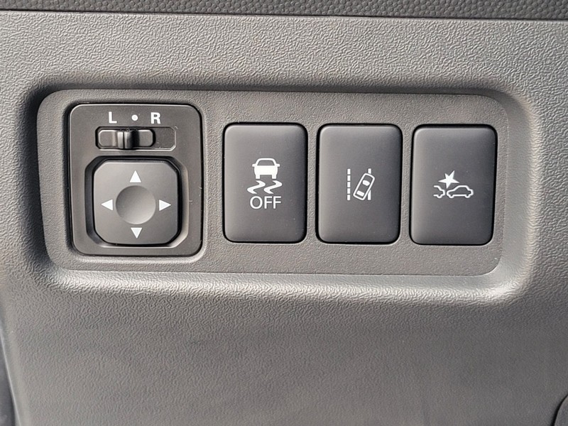 Mitsubishi Mirage Vehicle Full-screen Gallery Image 23