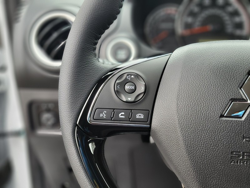 Mitsubishi Mirage Vehicle Full-screen Gallery Image 26