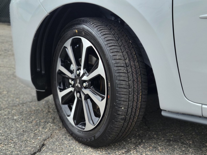 Mitsubishi Mirage Vehicle Full-screen Gallery Image 29