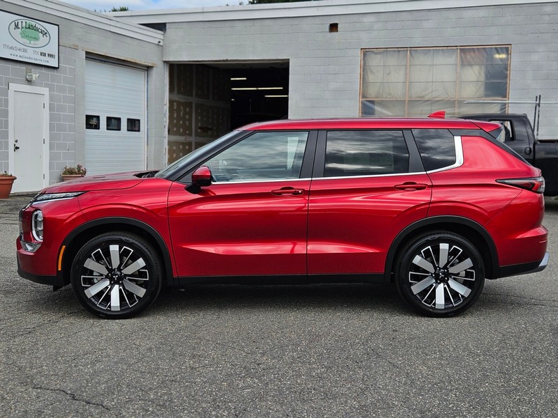 Mitsubishi Outlander Vehicle Full-screen Gallery Image 02