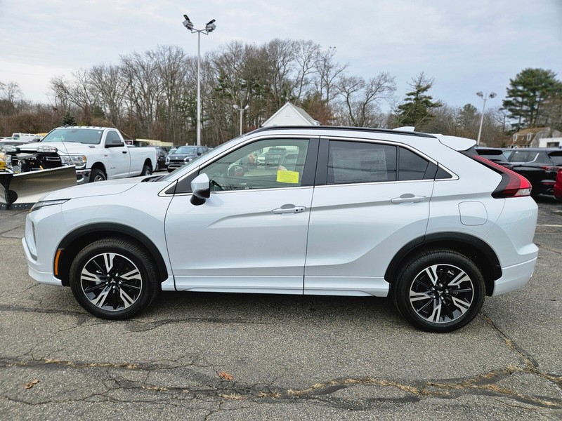 Mitsubishi Eclipse Cross Vehicle Full-screen Gallery Image 02