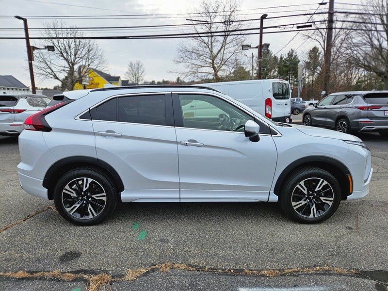 Mitsubishi Eclipse Cross Vehicle Full-screen Gallery Image 06