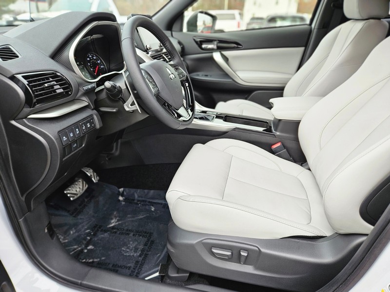 Mitsubishi Eclipse Cross Vehicle Full-screen Gallery Image 15