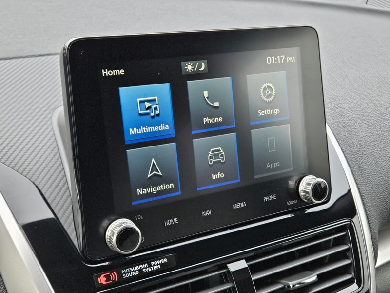 Mitsubishi Eclipse Cross Vehicle Full-screen Gallery Image 18