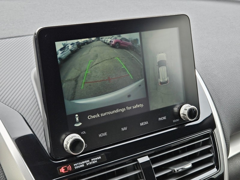 Mitsubishi Eclipse Cross Vehicle Full-screen Gallery Image 19