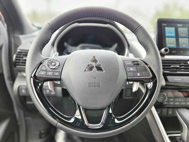 Mitsubishi Eclipse Cross Vehicle Full-screen Gallery Image 24