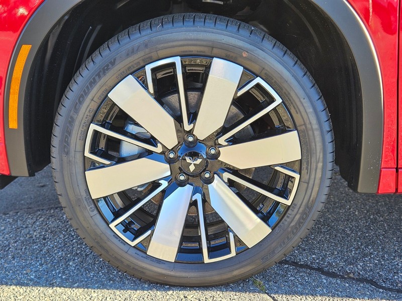 Mitsubishi Outlander Vehicle Full-screen Gallery Image 28