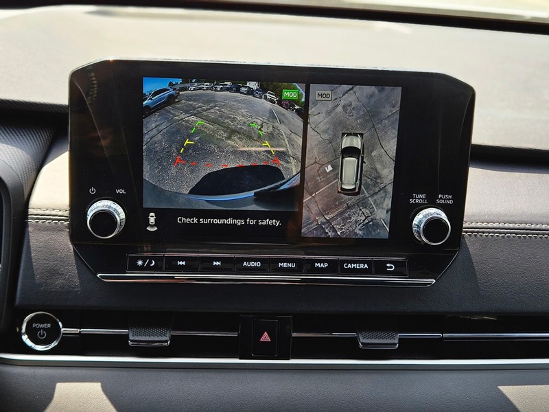 Mitsubishi Outlander Plug-In Hybrid Vehicle Full-screen Gallery Image 22