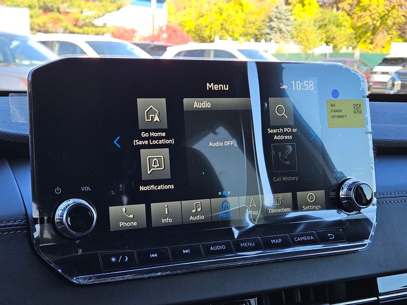 Mitsubishi Outlander Plug-In Hybrid Vehicle Full-screen Gallery Image 20