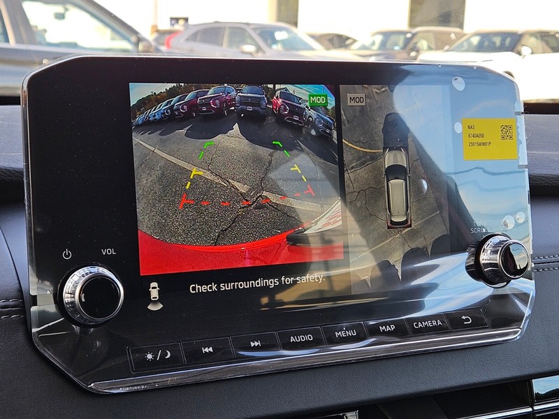 Mitsubishi Outlander Plug-In Hybrid Vehicle Full-screen Gallery Image 20