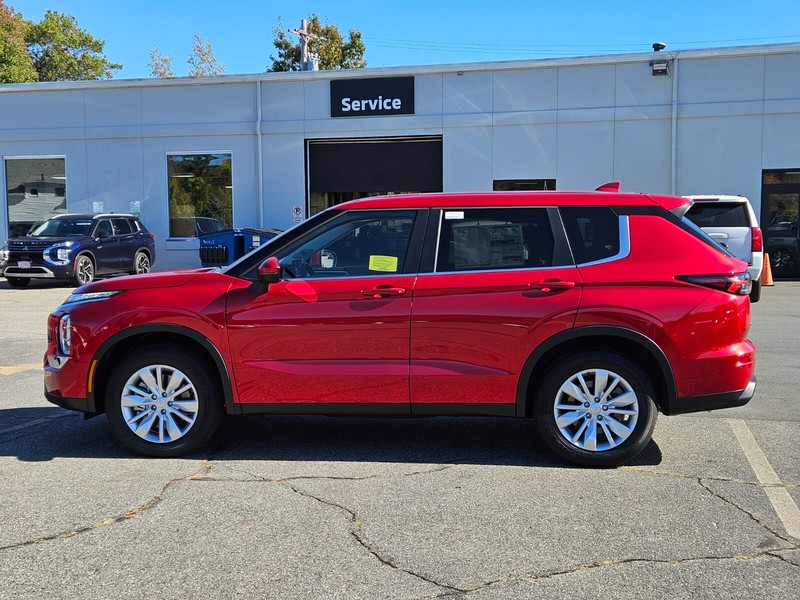 Mitsubishi Outlander Vehicle Full-screen Gallery Image 02