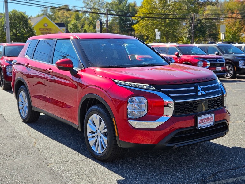 Mitsubishi Outlander Vehicle Full-screen Gallery Image 07