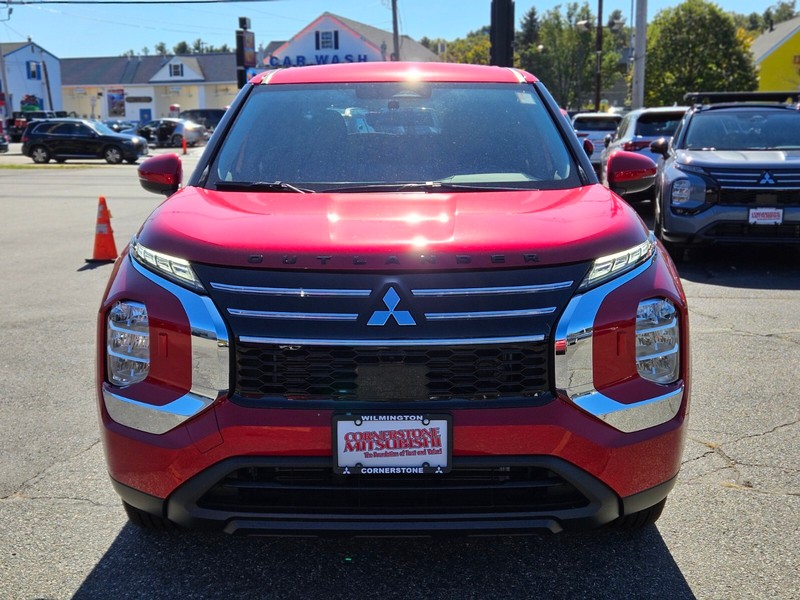 Mitsubishi Outlander Vehicle Full-screen Gallery Image 08