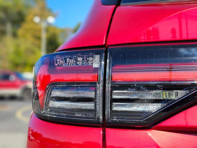 Mitsubishi Outlander Vehicle Full-screen Gallery Image 09