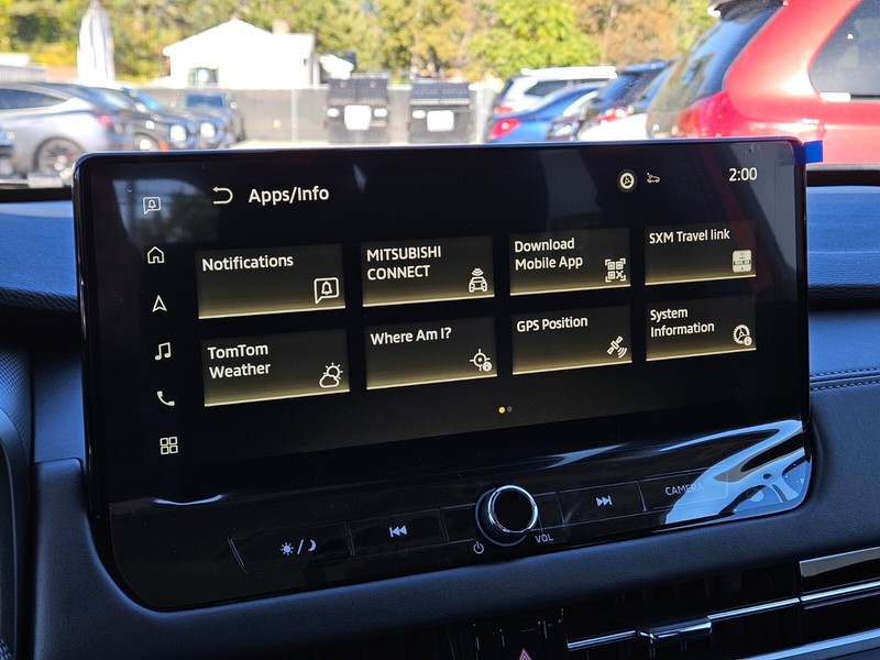 Mitsubishi Outlander Vehicle Full-screen Gallery Image 20