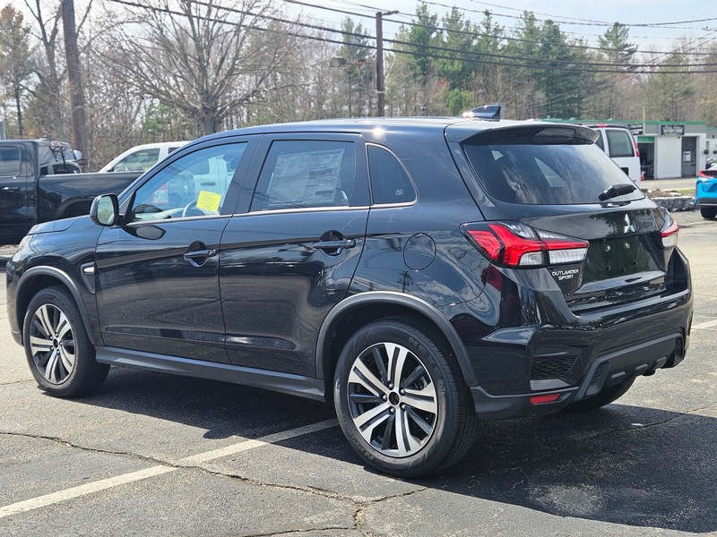 Mitsubishi Outlander Sport Vehicle Full-screen Gallery Image 03