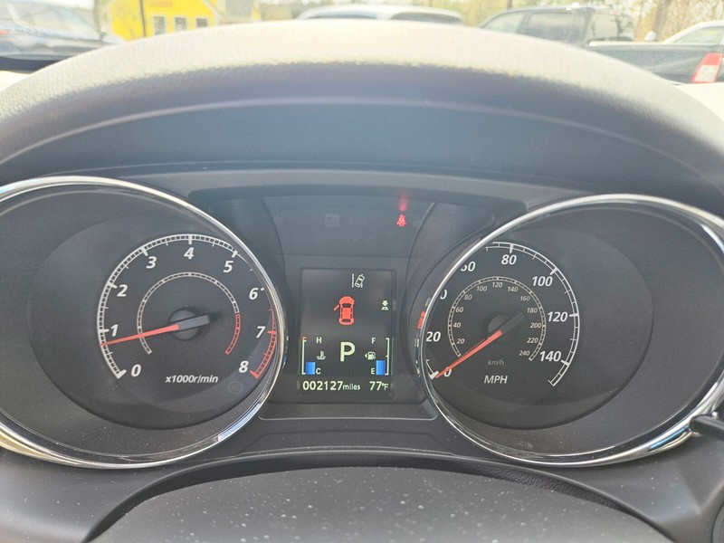 Mitsubishi Outlander Sport Vehicle Full-screen Gallery Image 26