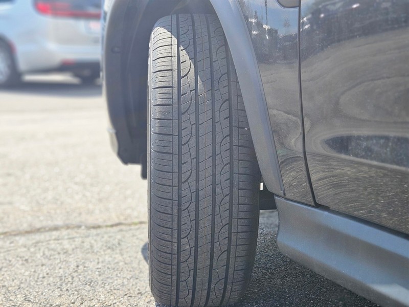 Mitsubishi Outlander Sport Vehicle Full-screen Gallery Image 28