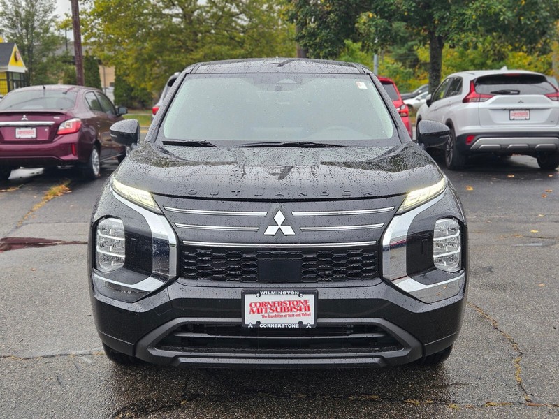 Mitsubishi Outlander Vehicle Full-screen Gallery Image 08