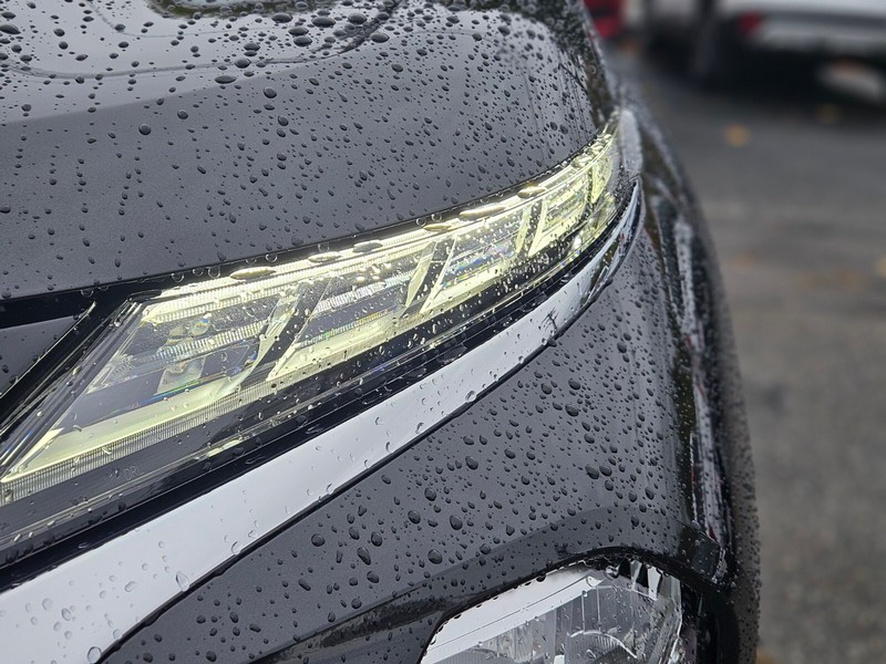 Mitsubishi Outlander Vehicle Full-screen Gallery Image 10