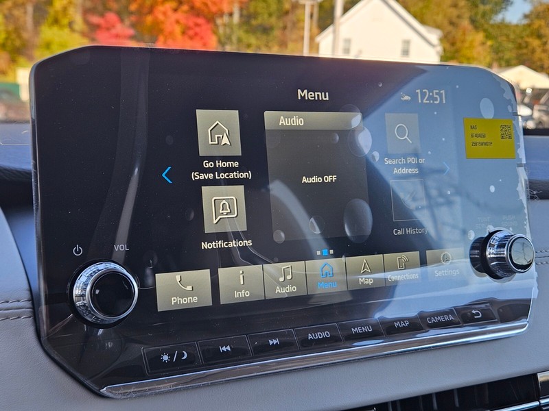 Mitsubishi Outlander Plug-In Hybrid Vehicle Full-screen Gallery Image 20