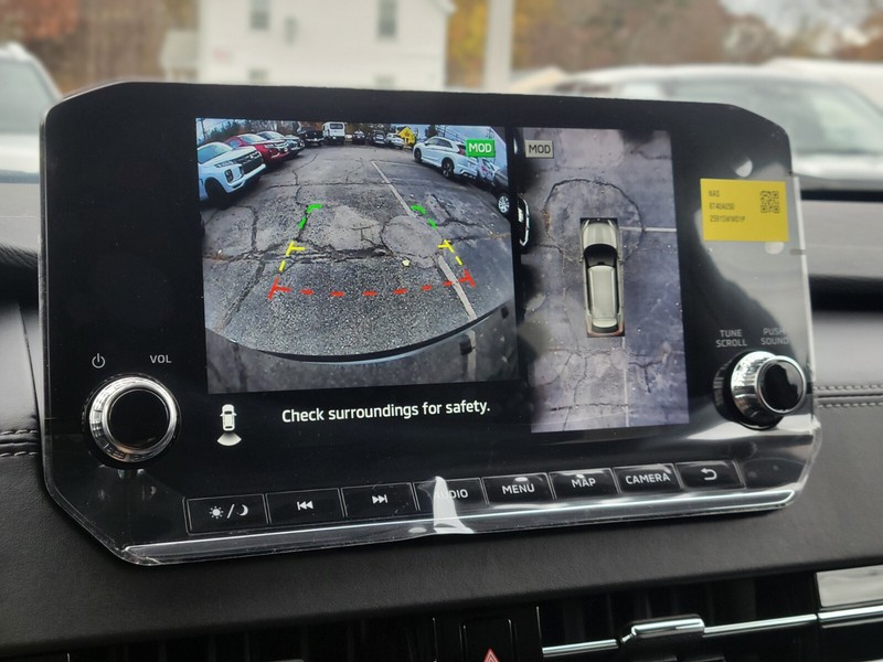 Mitsubishi Outlander Plug-In Hybrid Vehicle Full-screen Gallery Image 22