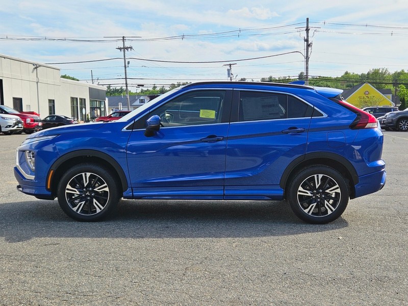 Mitsubishi Eclipse Cross Vehicle Full-screen Gallery Image 02