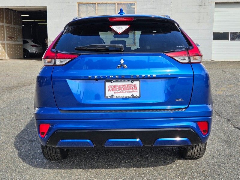 Mitsubishi Eclipse Cross Vehicle Full-screen Gallery Image 04