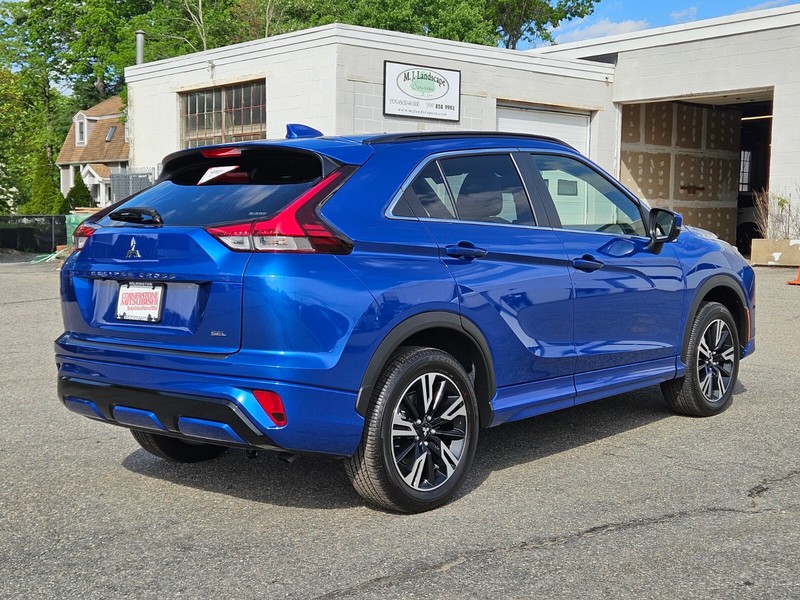 Mitsubishi Eclipse Cross Vehicle Full-screen Gallery Image 05