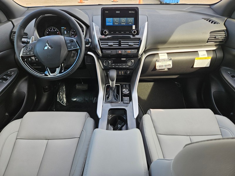 Mitsubishi Eclipse Cross Vehicle Full-screen Gallery Image 12
