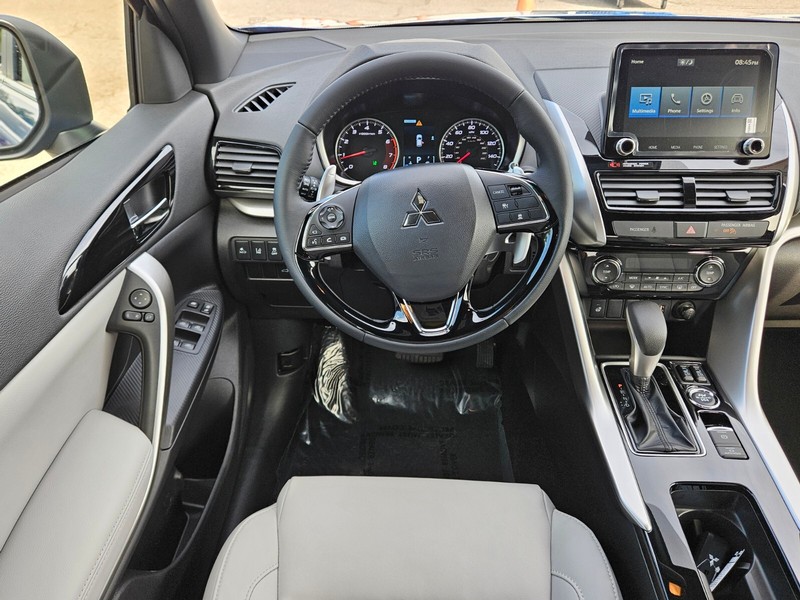 Mitsubishi Eclipse Cross Vehicle Full-screen Gallery Image 13