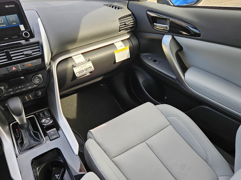 Mitsubishi Eclipse Cross Vehicle Full-screen Gallery Image 15