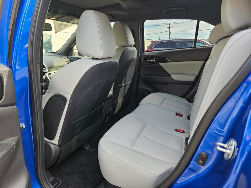 Mitsubishi Eclipse Cross Vehicle Full-screen Gallery Image 16