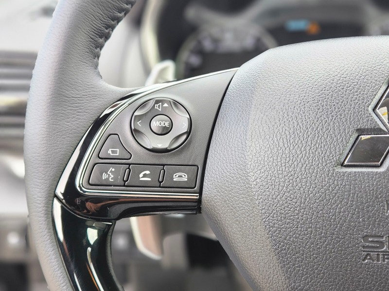 Mitsubishi Eclipse Cross Vehicle Full-screen Gallery Image 30