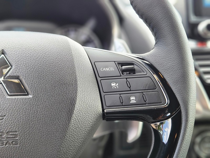Mitsubishi Eclipse Cross Vehicle Full-screen Gallery Image 31