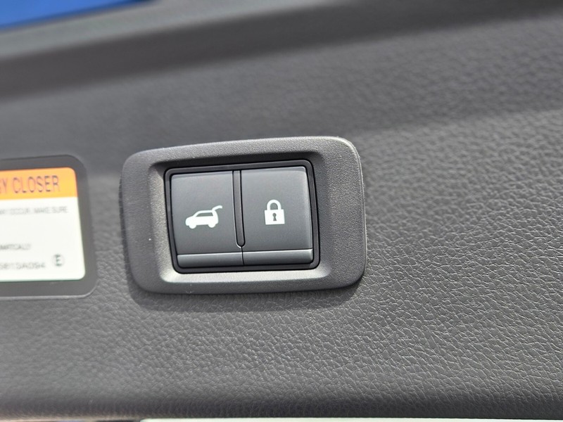 Mitsubishi Eclipse Cross Vehicle Full-screen Gallery Image 34