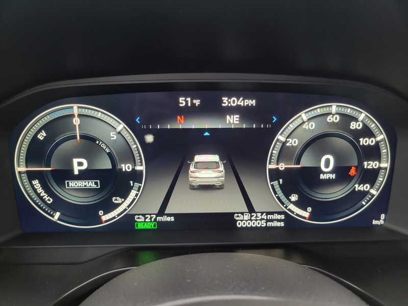 Mitsubishi Outlander Plug-In Hybrid Vehicle Full-screen Gallery Image 29