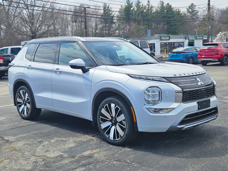 Mitsubishi Outlander Vehicle Full-screen Gallery Image 07