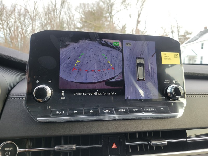 Mitsubishi Outlander Plug-In Hybrid Vehicle Full-screen Gallery Image 18